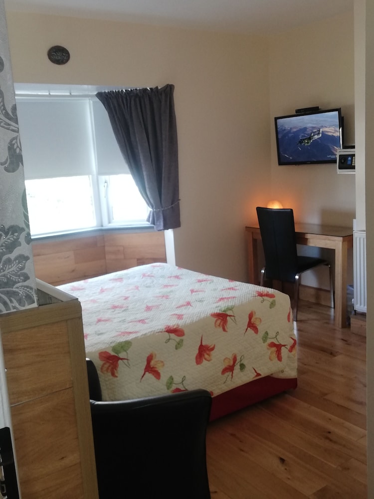 FlyOver Bed and Breakfast