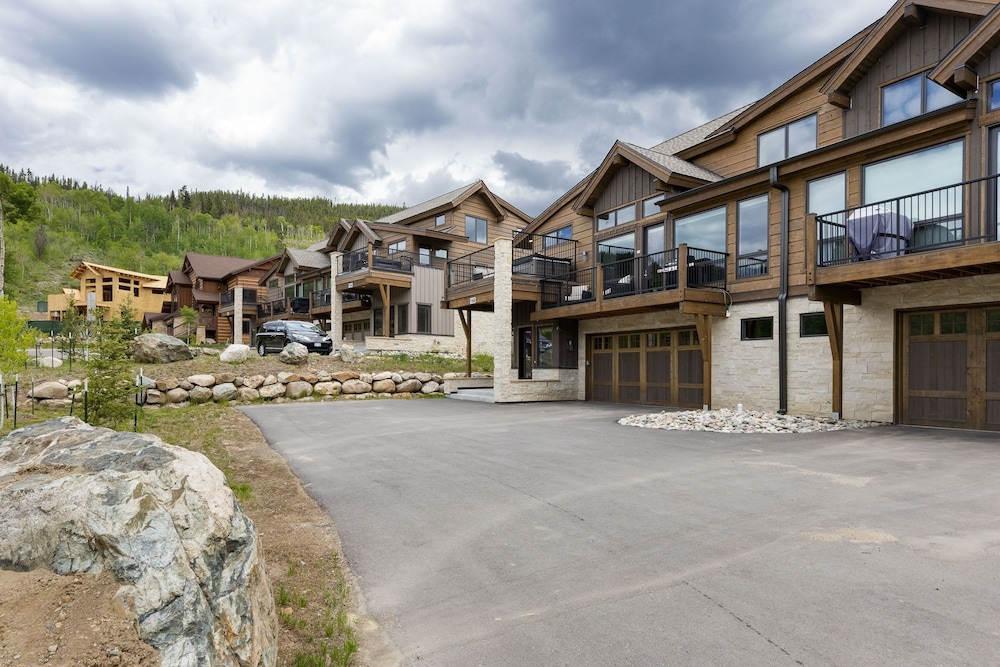 Keystone Adventures Basecamp 4 Bedroom Townhouse view 5