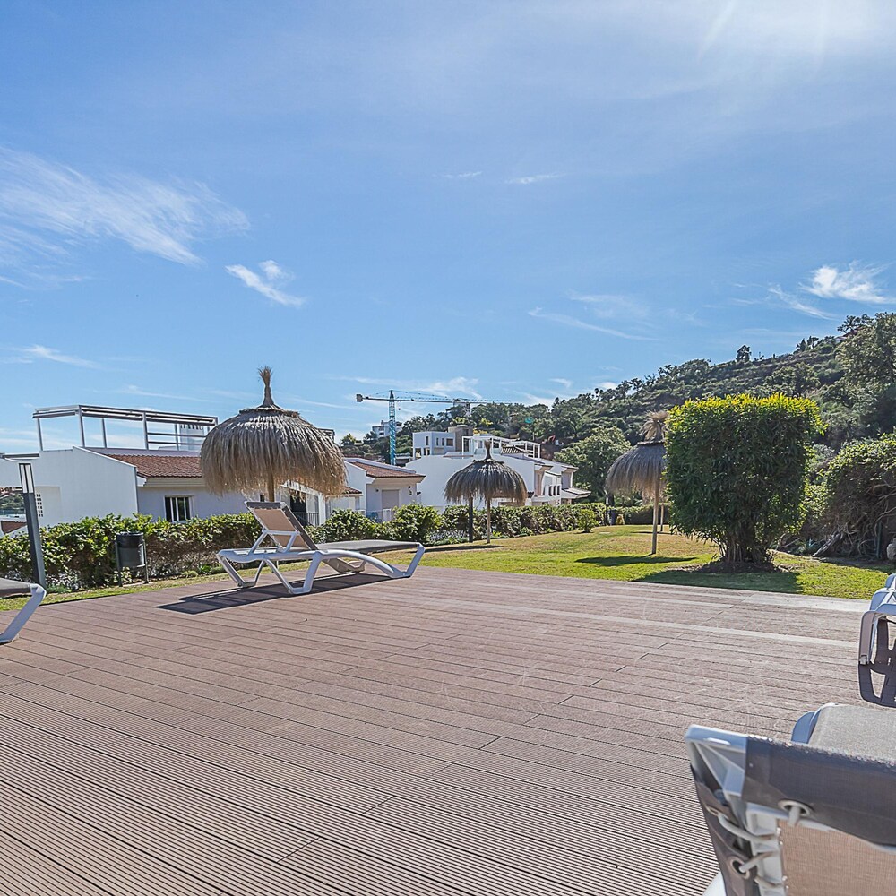 Apt Mairena Forest sea View Pool