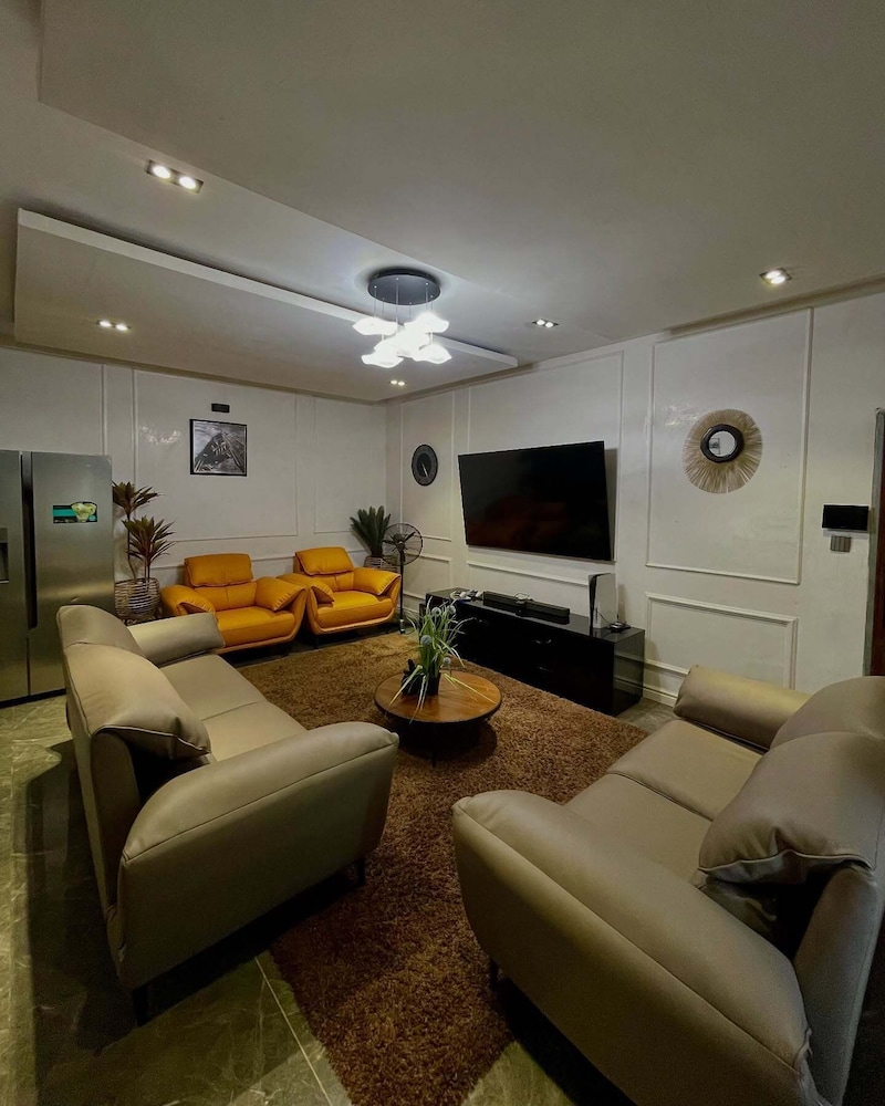 Reign Luxury Apartment