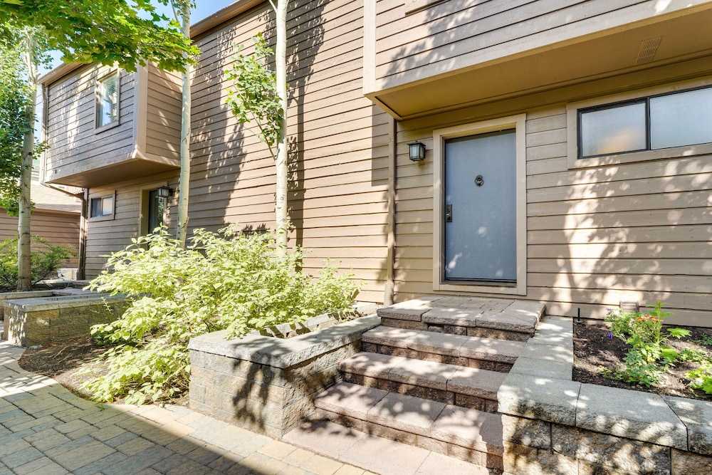 Ketchum Vacations - Ketchum Townhouse - Walk to River Run Day Lodge! - Property Image 4