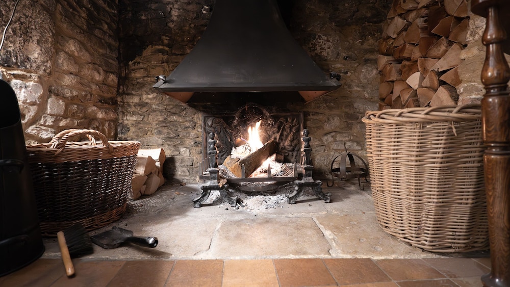 4Bed Thatched Cottage in Oxfordshire