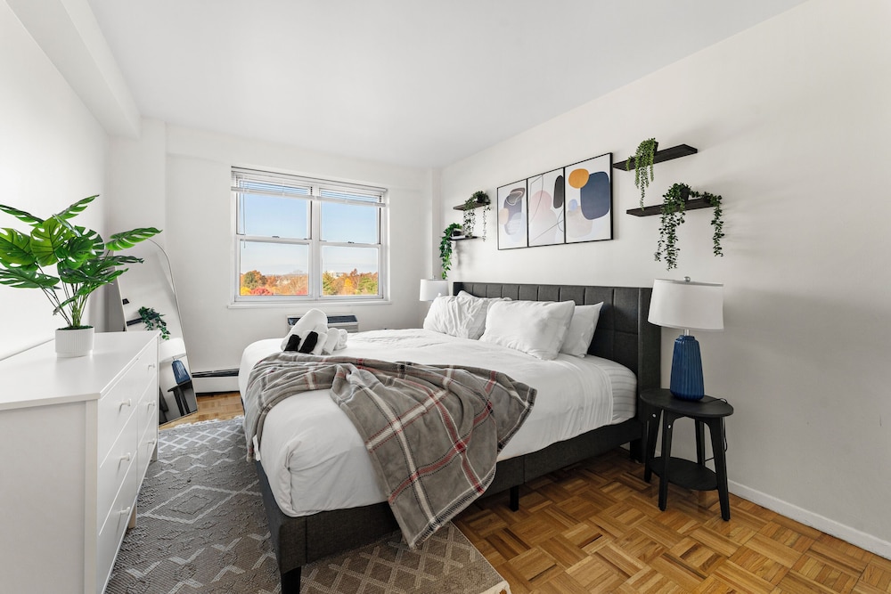 Furnished Apartment Near Longwood