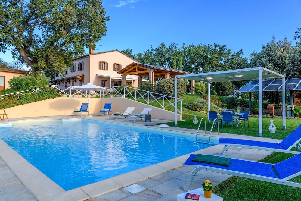 Casale Partemio 8 Marche Holiday Villas