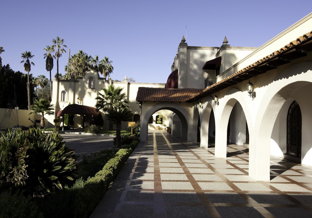 Hotel Misión Comanjilla - Image 1