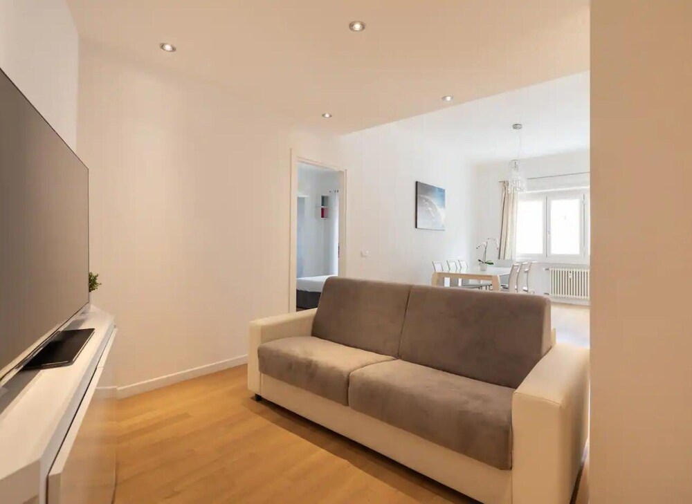 Elegant and bright property Rome Italy