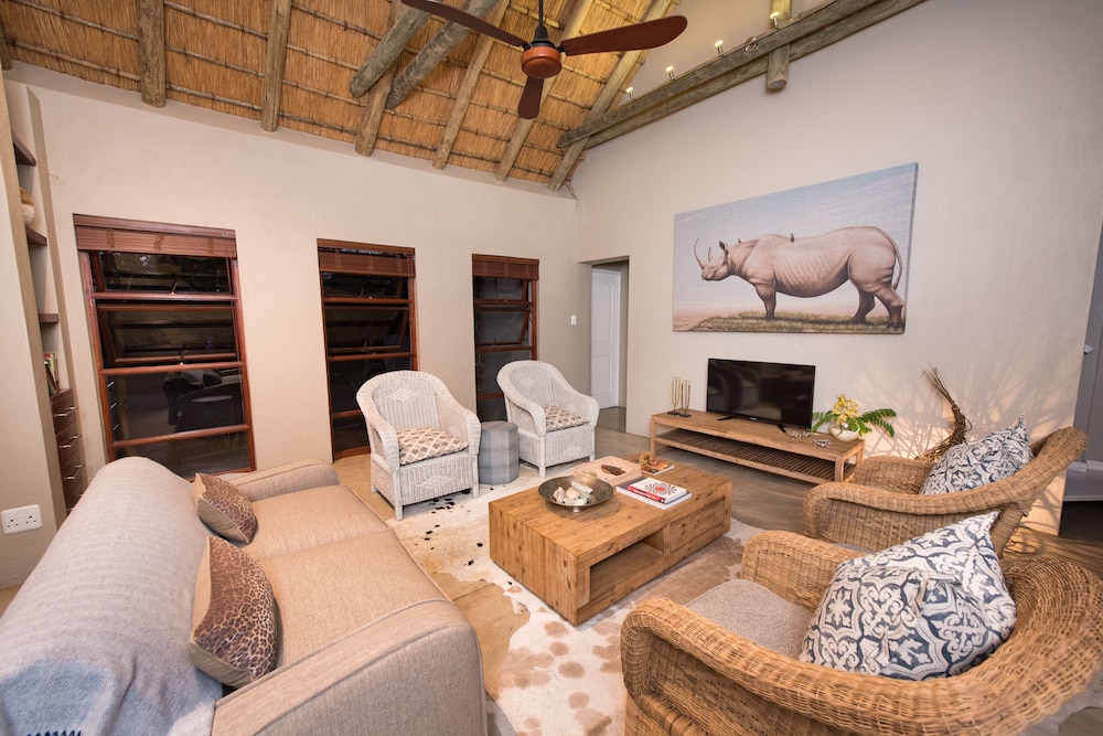 eKhaya Bush Villa
