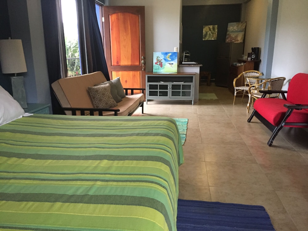 BlueBay Bugenvil Lake Lodge
