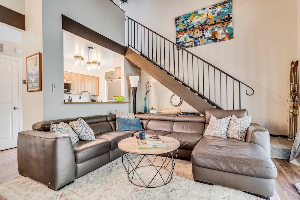 Pinegrove by Avantstay Beautiful Villas Condo Just Outside Tahoe City! - Property Image 12