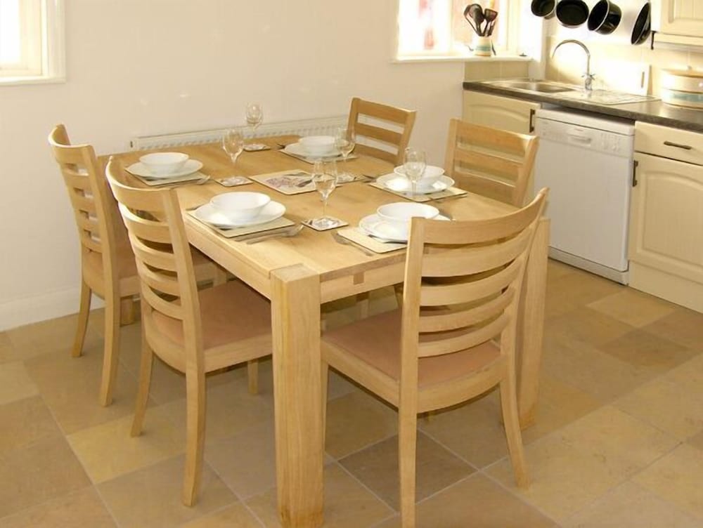 Knutsford Vacations - Dairy Apartment 2 - Property Image 9