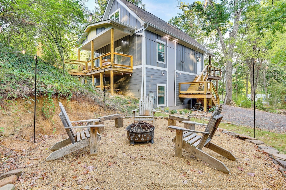 6 Mi to Downtown: Apartment in Chattanooga!
