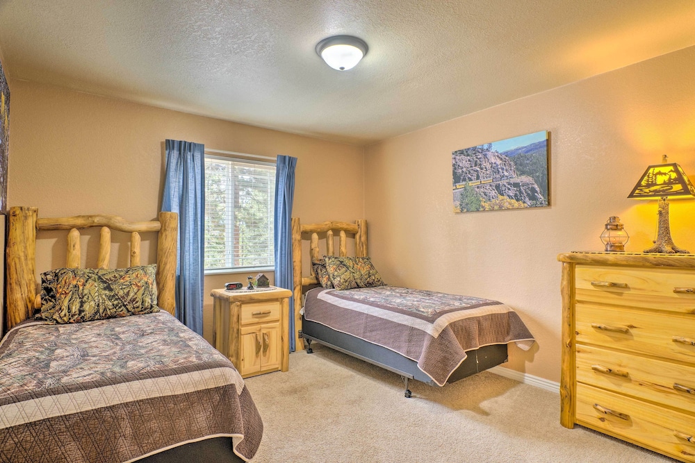 Secluded Woodland Park Home - Hike & Bike! view 4