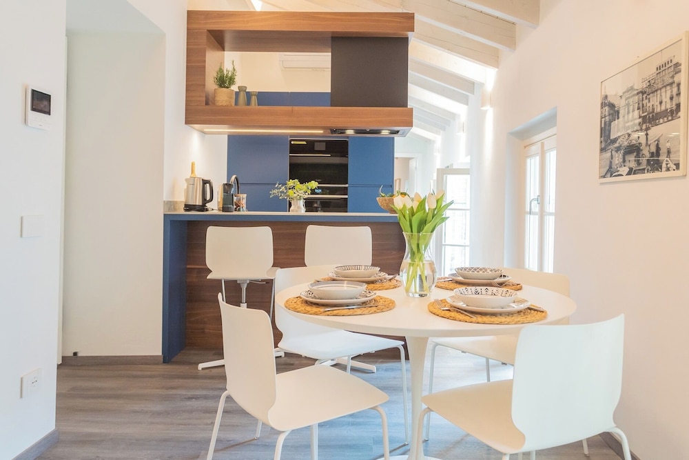 Muralto's Nest by Rent all Como