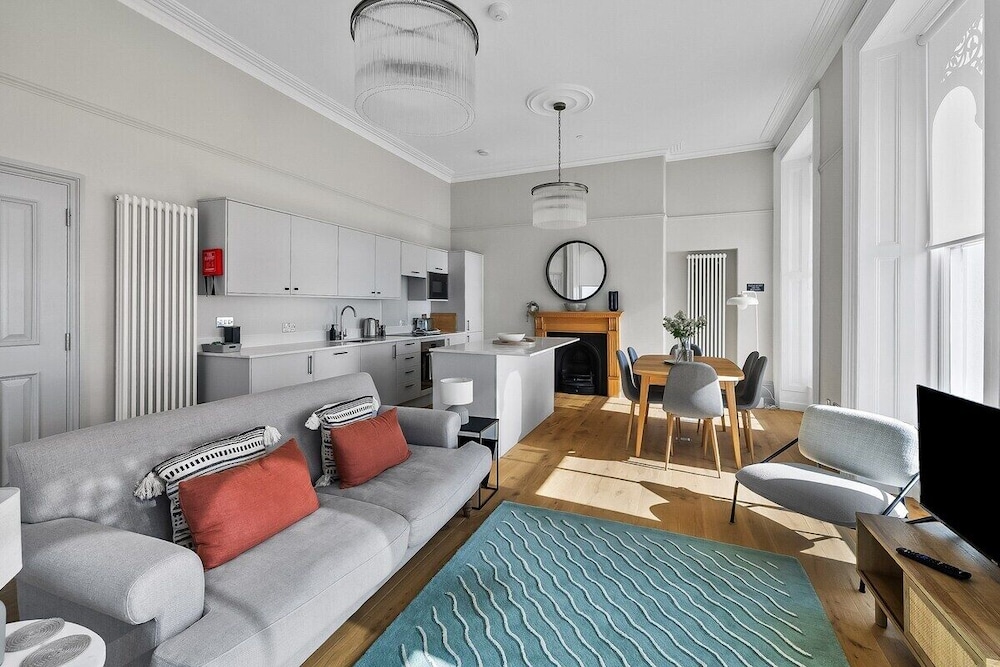 Elliott Terrace by Pureserviced.
