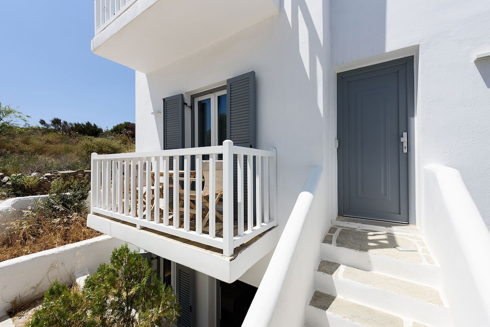 Phaedrus Living: Paros Cycladic Residences 11