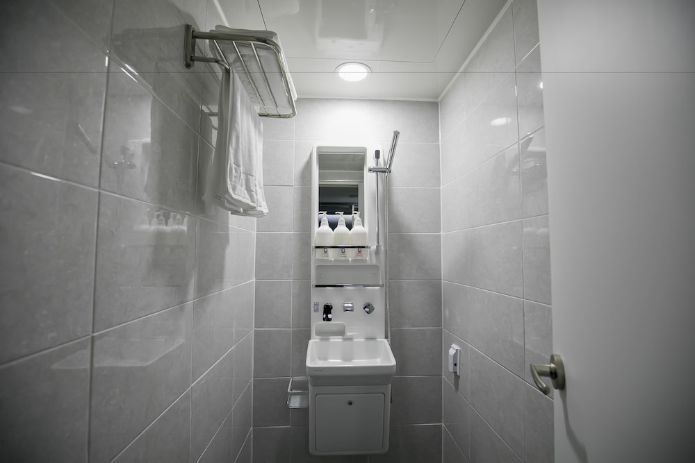 Philstay Myeongdong Station - Hostel