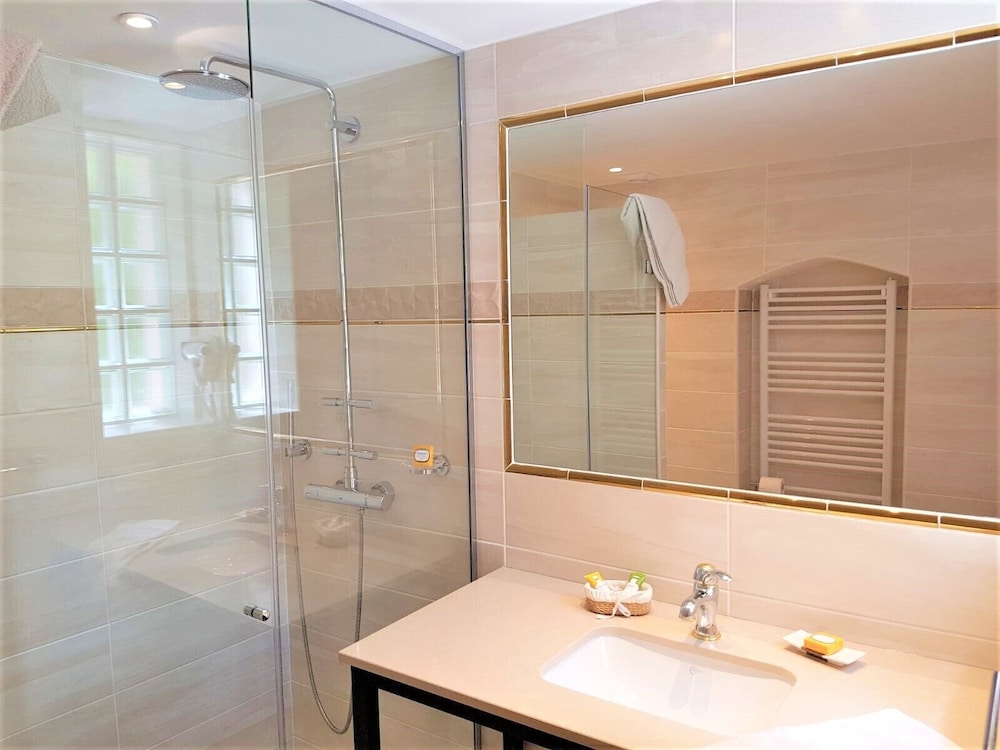 B&B With Charm - Quiet With Kitchen & sw Pool