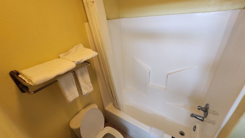 Capital O Fairway Inn - Baytown La Porte TX