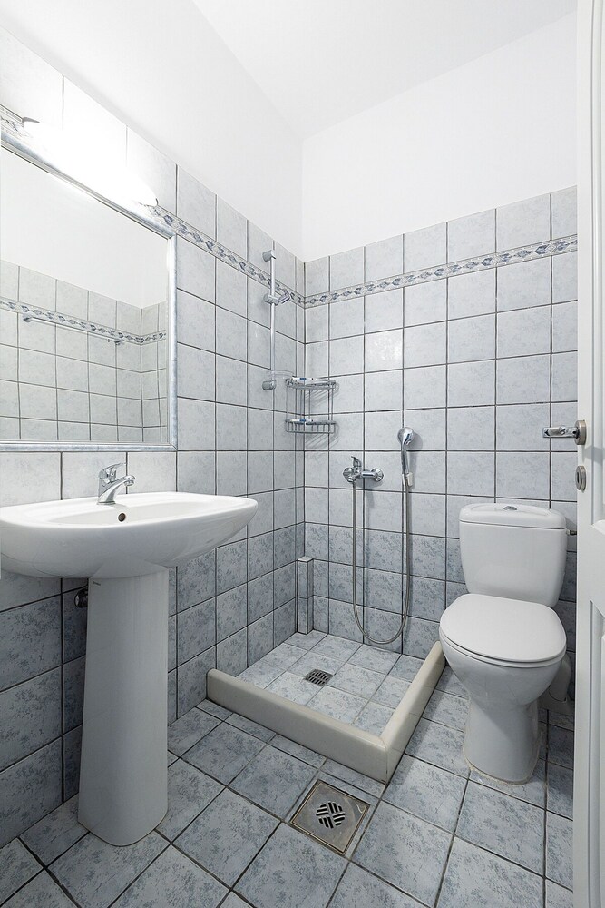Villa Billia Cheerful 4 Bedroom Home w Ocean View