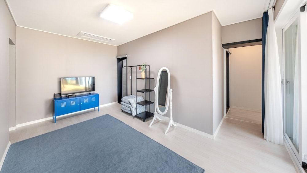 Namhae Orosy Bada Pool Villa & Pension