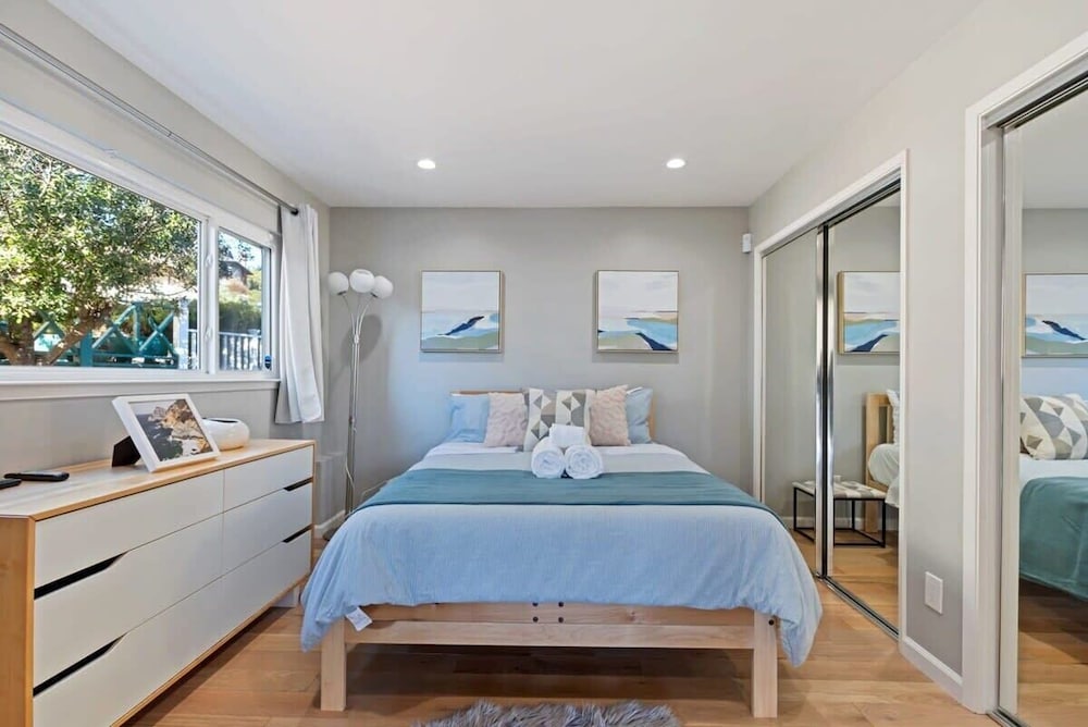 @ Marbella Lane - Chic Abode W/mountain Skyline