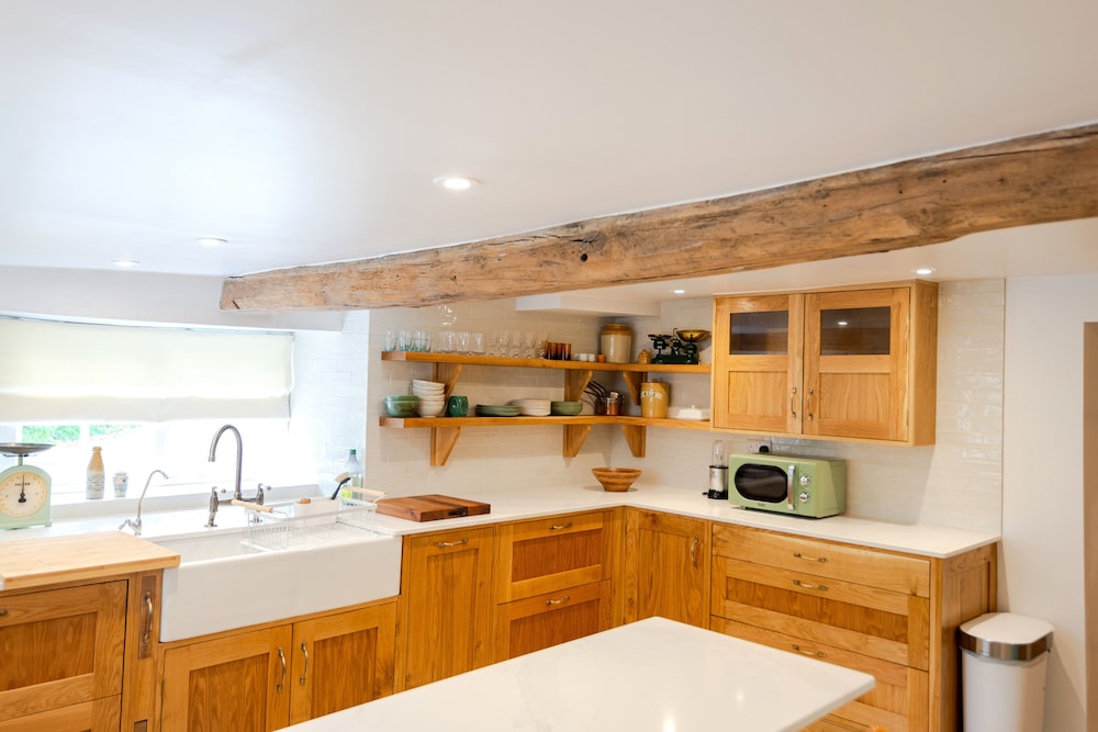 Beautiful 3Bd Thatched Stone Cottage Kettering