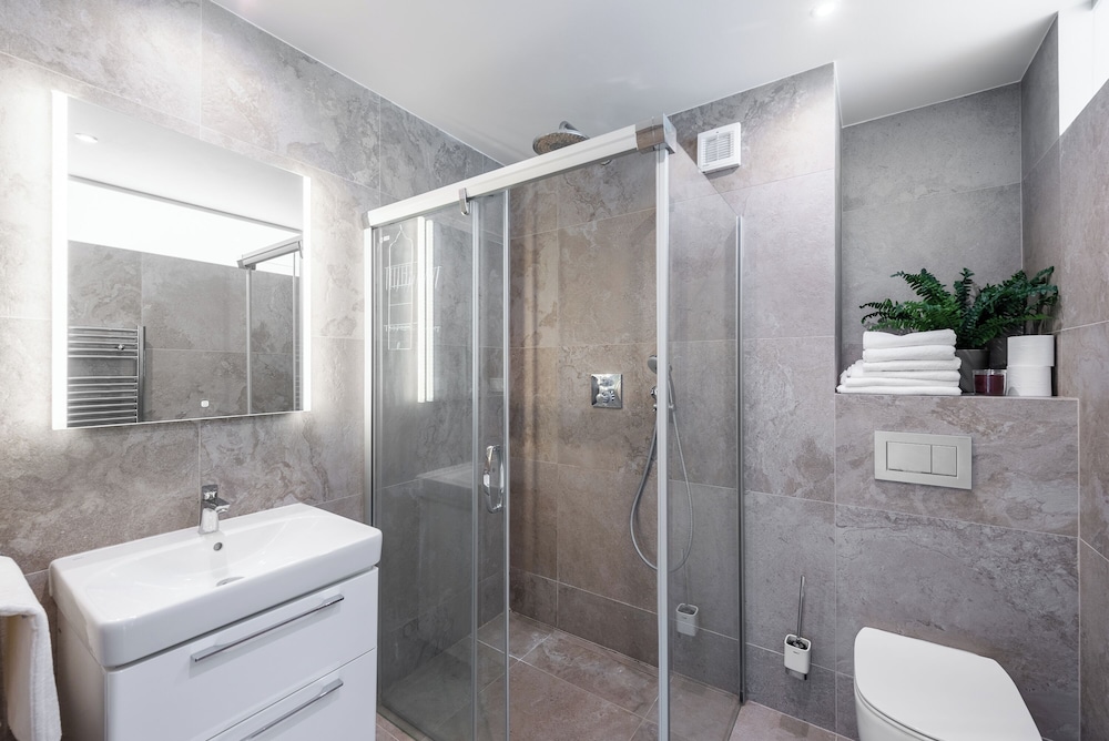 Four bedroom apartment in Prague