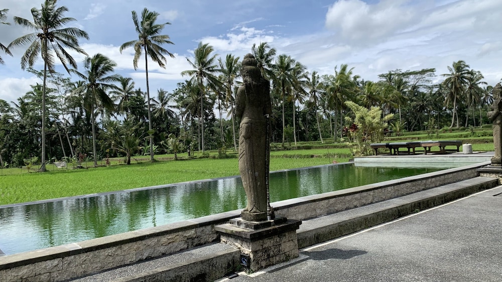 Bagiya Suites & Villas
