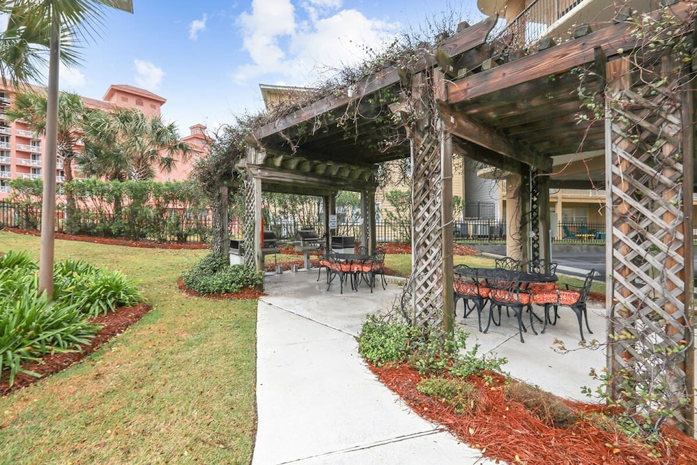 Grand Pointe 411 3 3 5 Gulf-front A Amenities