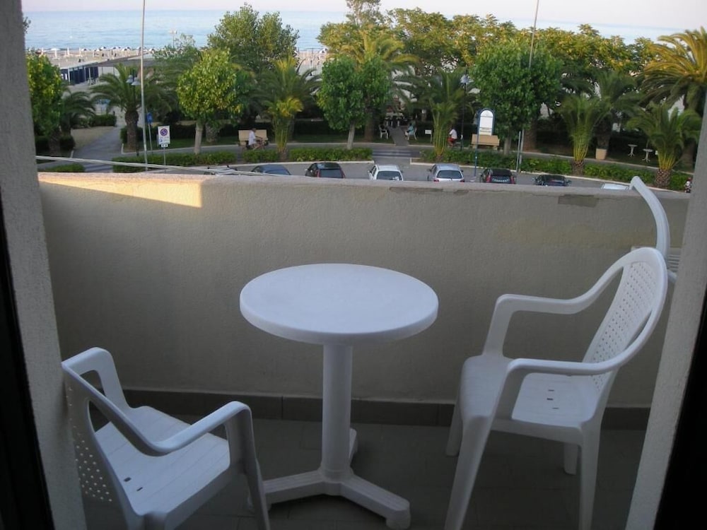 Hotel Alb's