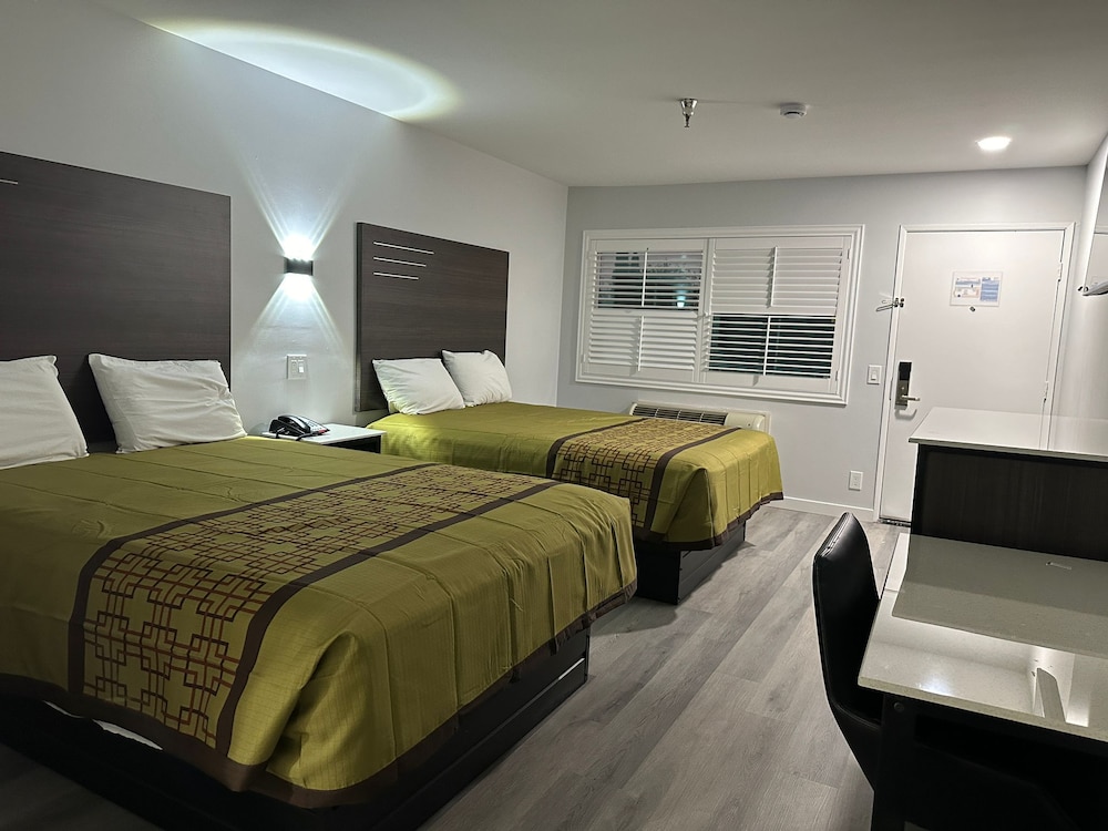 Beach Inn - A Huntington Beach Motel