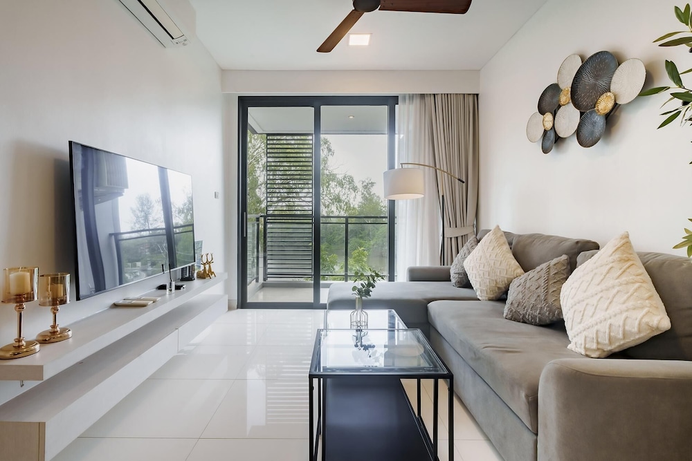 Cassia Exclusive Lake View Condo, Bang Tao Beach