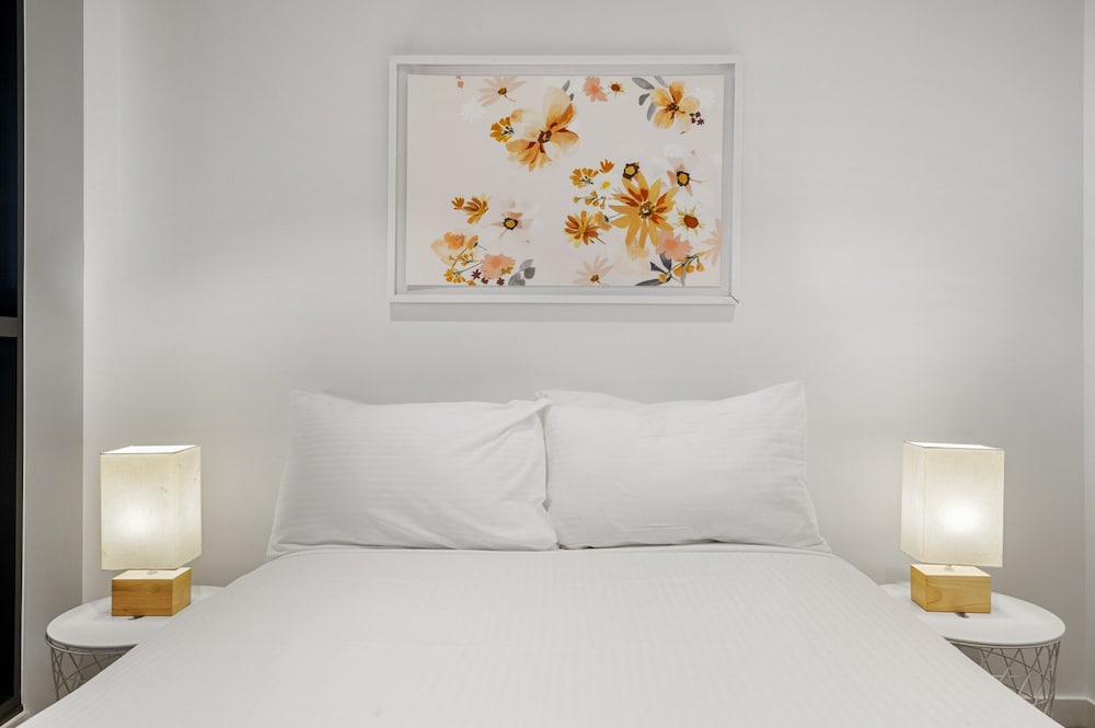High-rise 3-bed Apartment With Premium Amenities