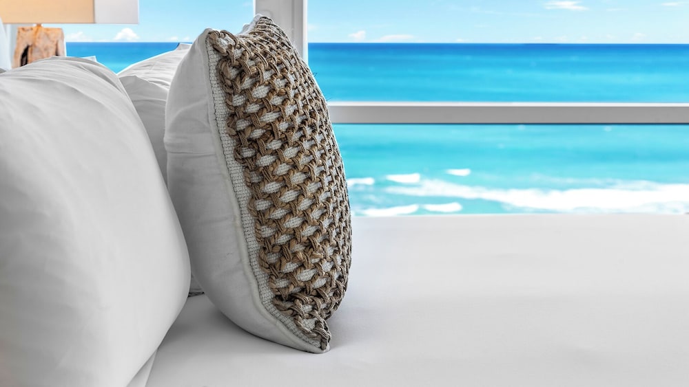 1 Hotel & Homes Private Luxury Suites