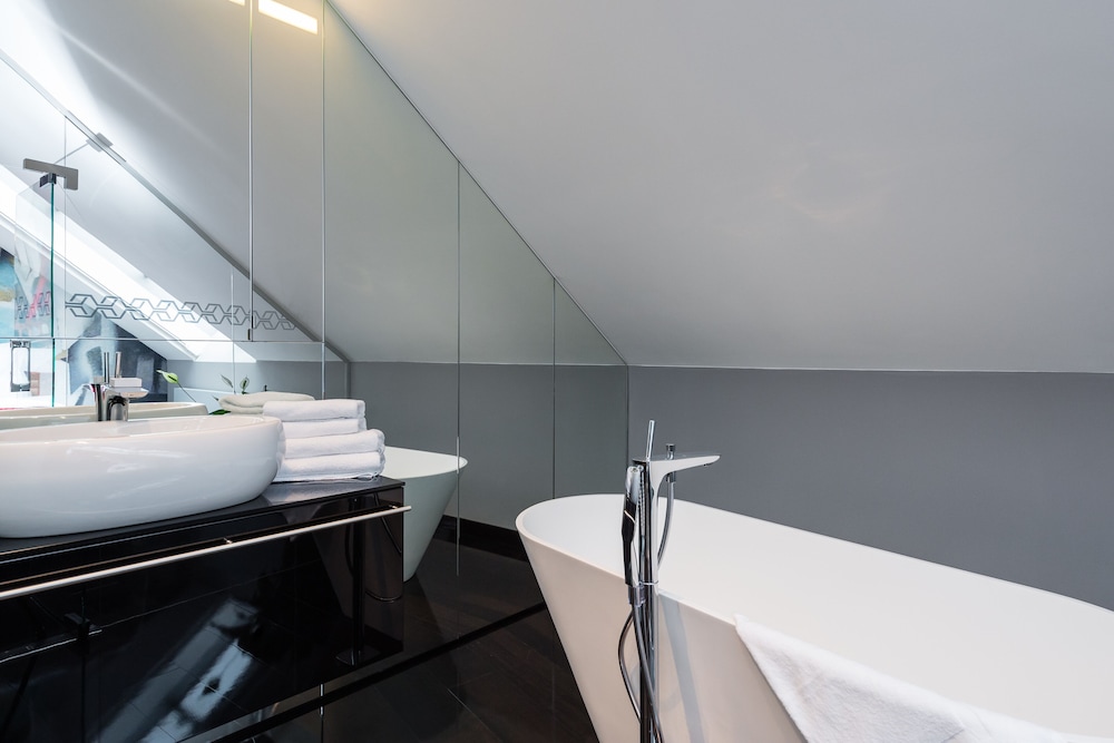 Aquarius Residence by TKC