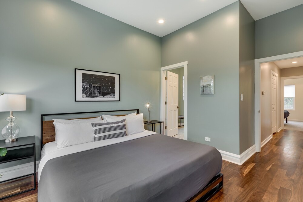 Chicago Vacations - Expansive 5 Bed Home near Chicago's HOT West Loop by AllSet Turnover - Property Image 4