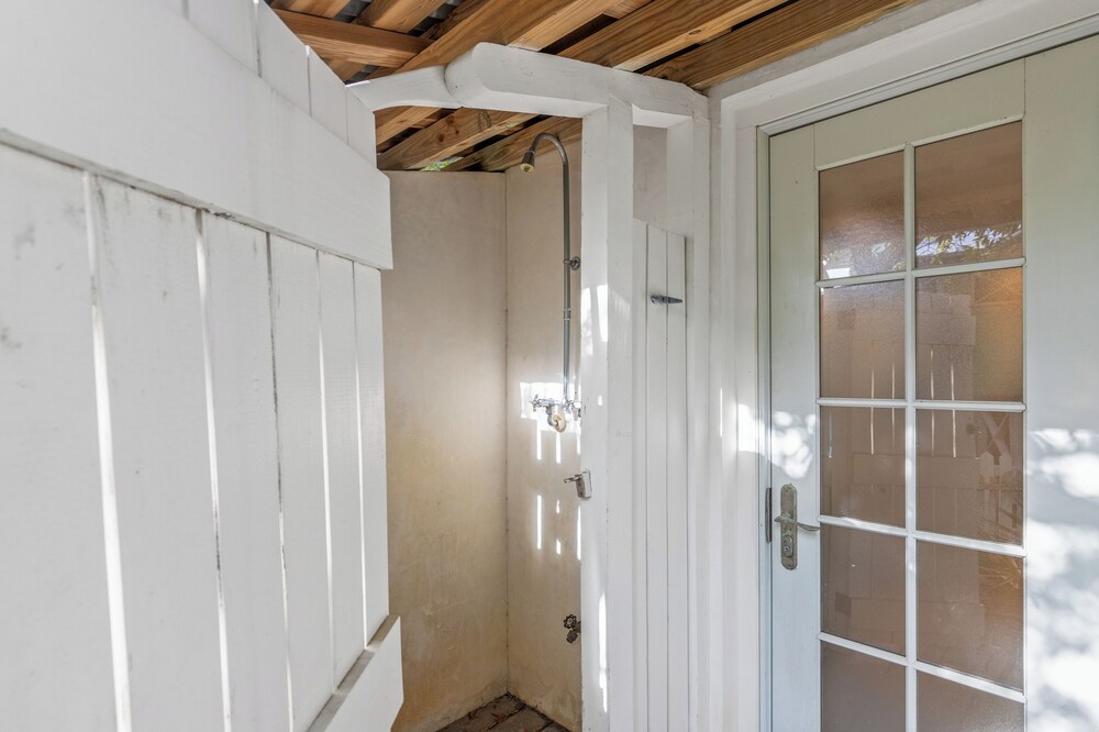 Seabatical! 3BR 2BA Coastal Retreat for 8 Relax, Unwind, and Recharge