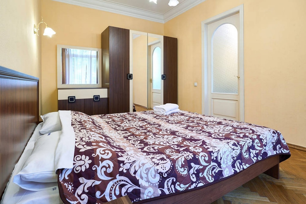 Home-Hotel Pushkinskaya 2-4-7 view 4