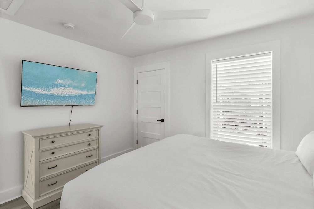 30A Beach Music by Avantstay Pool w/ Gulf Views Golf Cart