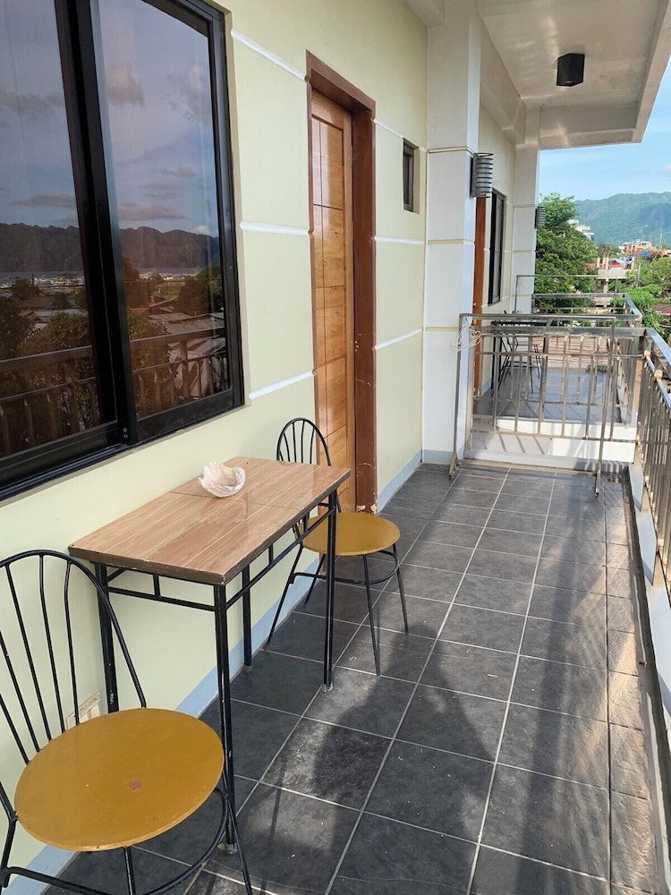 Coron Vista Lodge
