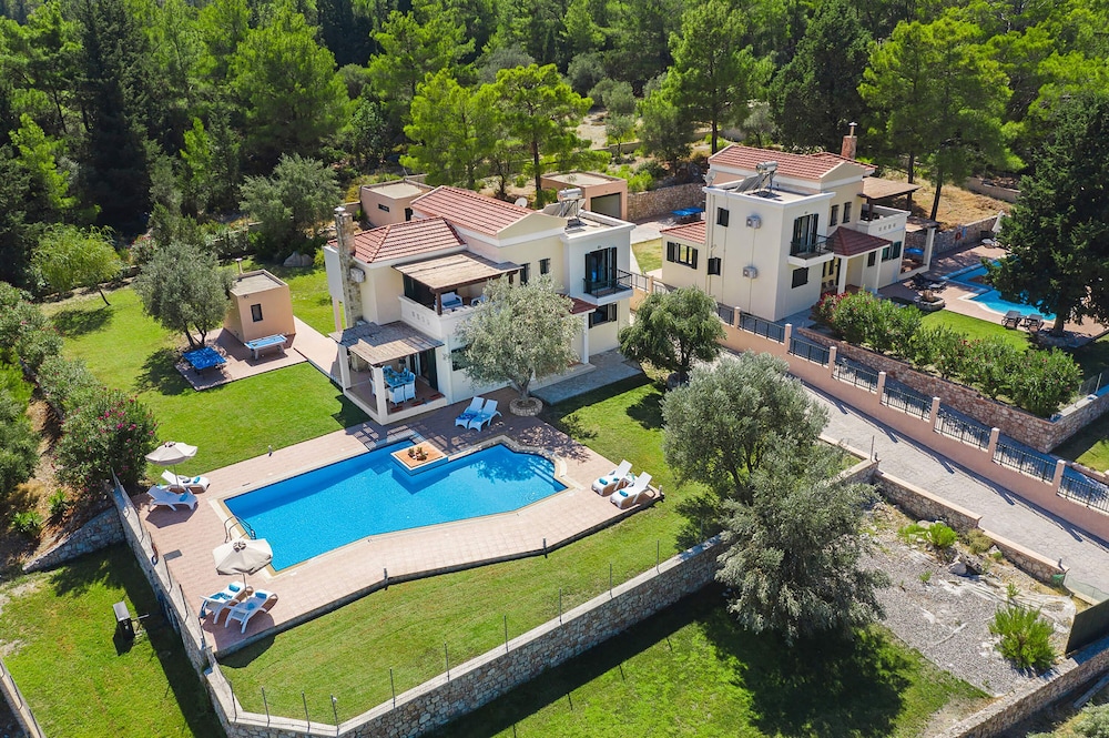 Seven Springs Villas