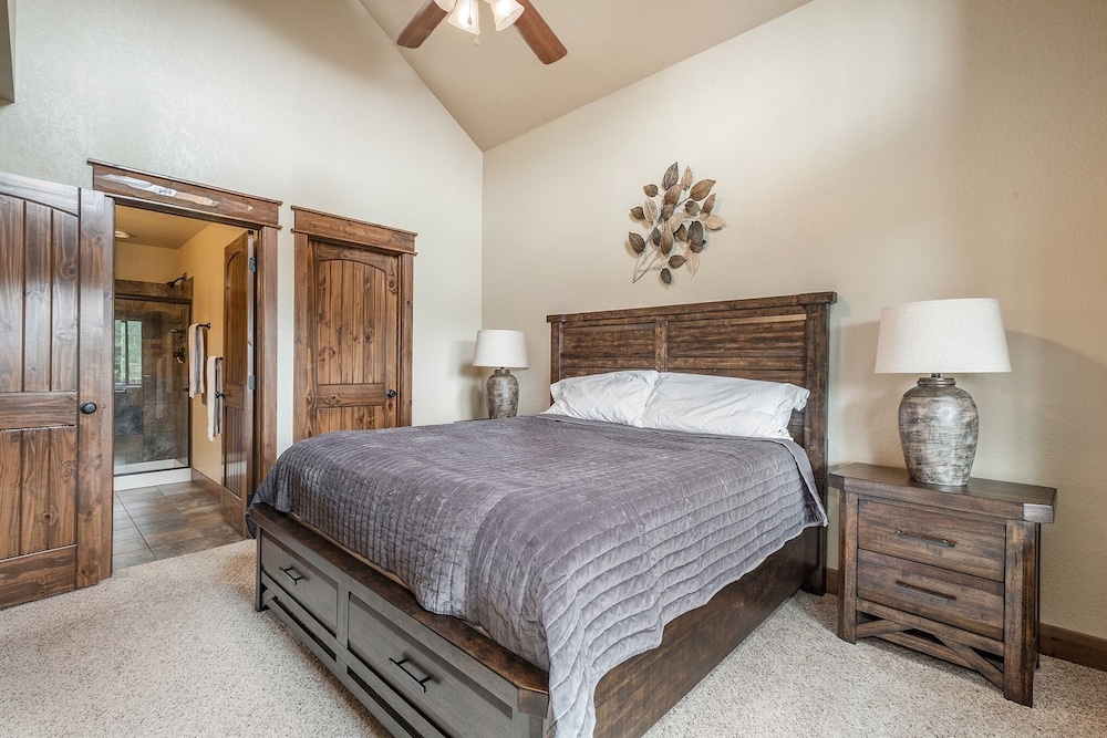 Twin Pines -- Ev 6123 3 Bedroom Townhouse by RedAwning - Property Image 28