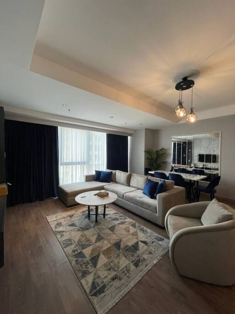 Brand-new 2 1 Apartment-near Mall of Istanbul