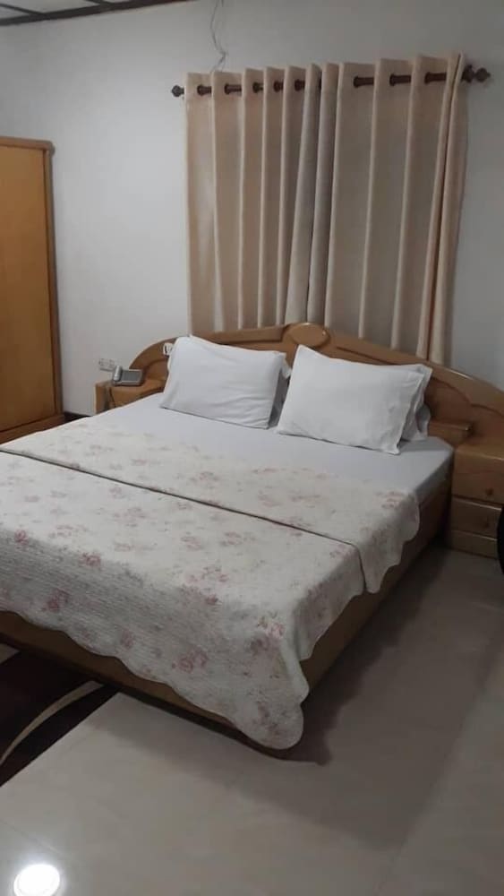LaRosa Executive Guest House view 2
