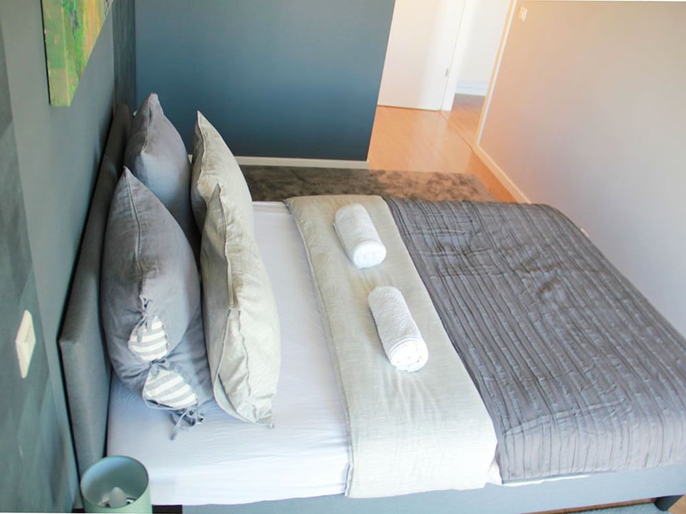 Bright Apartment in Entrecampos view 2