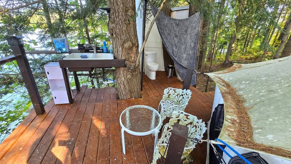 Private Island 5 Homes 2 Hottub Boat -sleeps 17