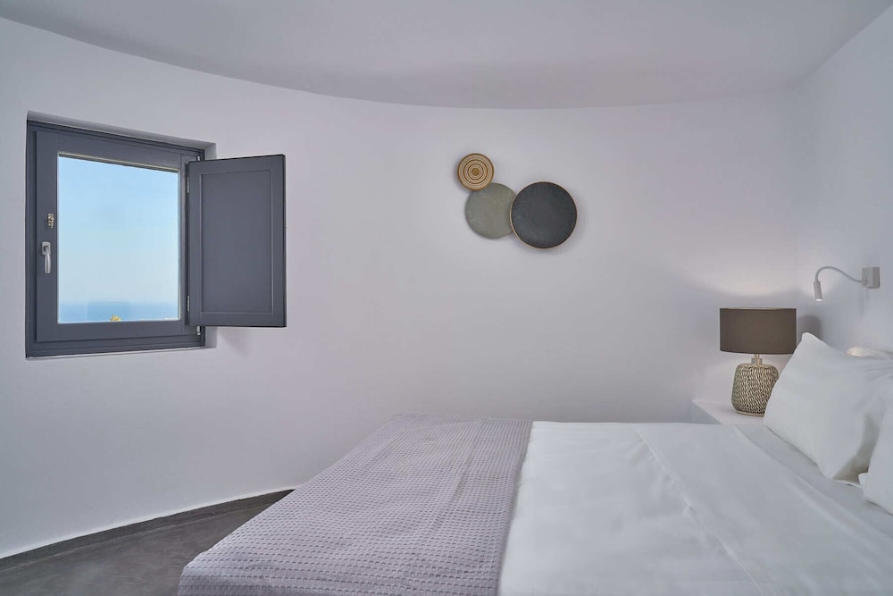 Topos Exclusive Santorini