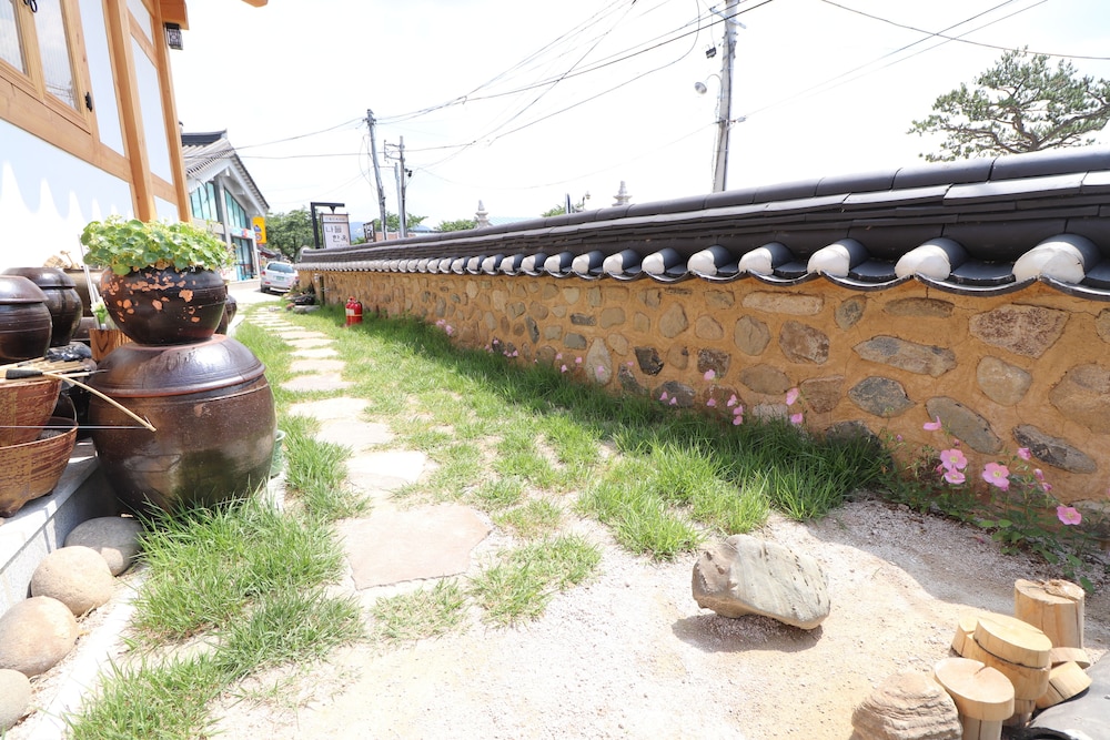 Nadul Hanok