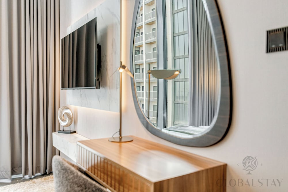 GLOBALSTAY. The Crest Tower C Apartments