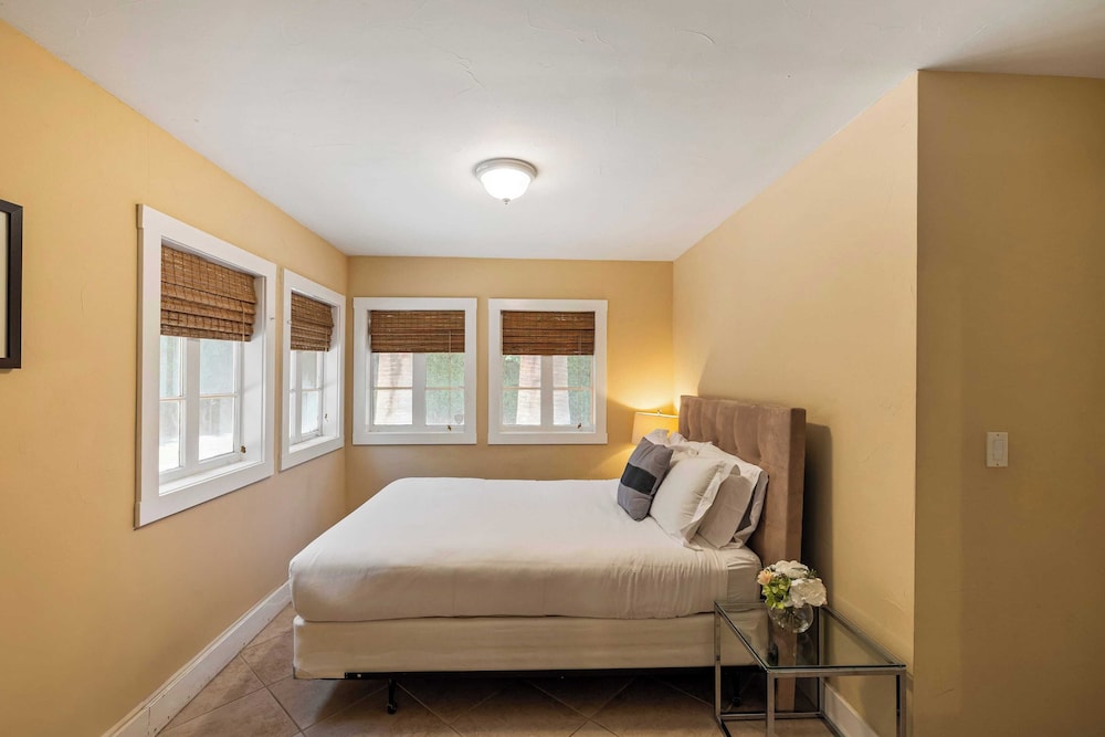 Dandelion by Avantstay Pool, 0.2mi to Downtown!